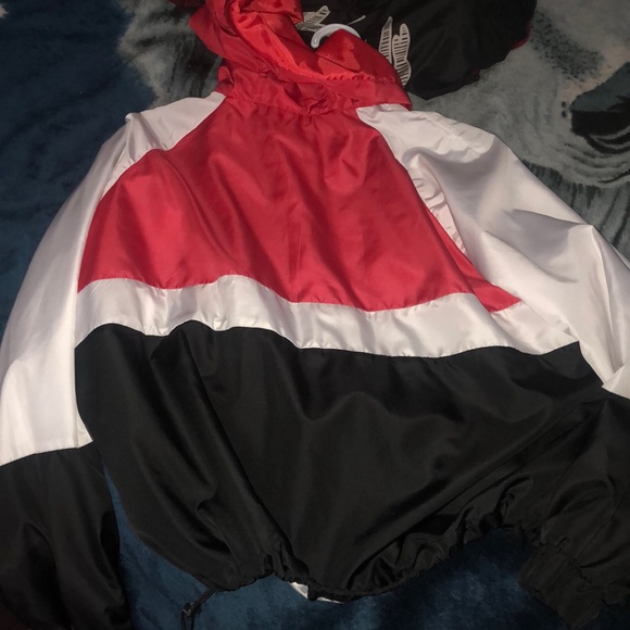 Windbreaker - Picture 3 of 3